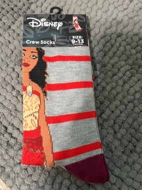 Disney Moana Gray & Red Crew Socks
